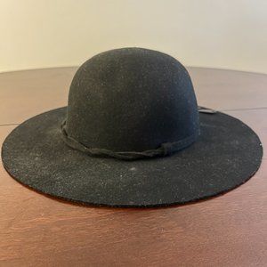 APT. 9 Black Wool Hat